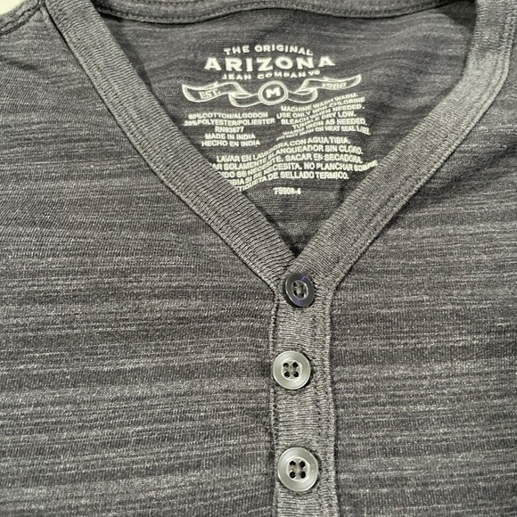 Arizona Jean Company ® Mens Gray V-Neck Henley Button Down T-Shirt - Size Medium - Picture 4 of 4